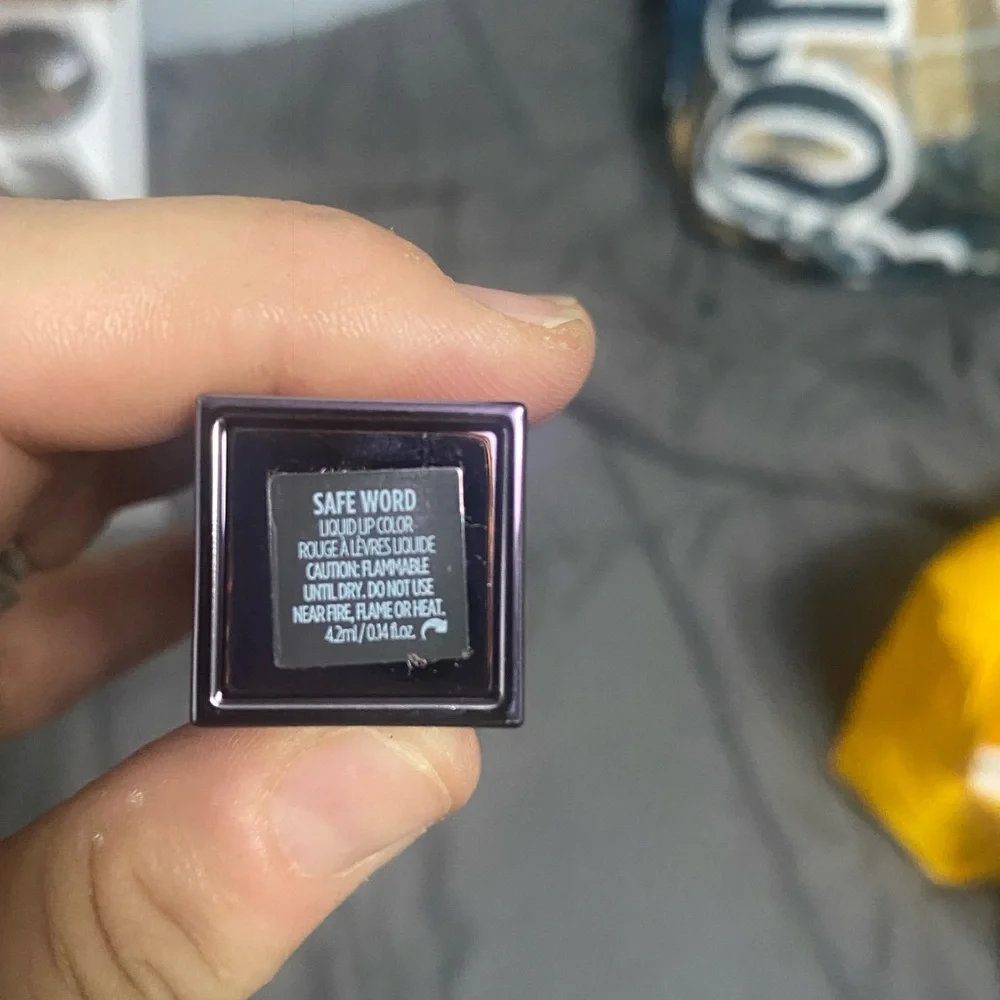 Lipstick - Picture 2 of 4